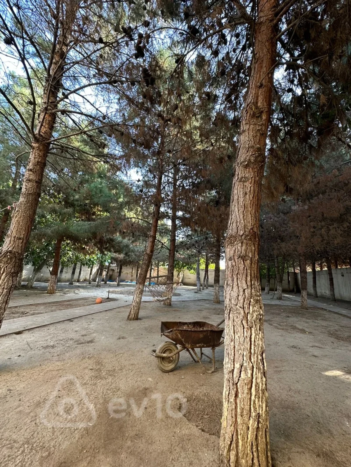 Satılır 7 otaqlı həyət evi 480 m²