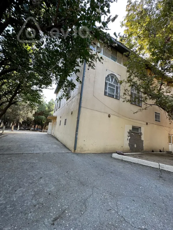 Satılır 7 otaqlı həyət evi 480 m²