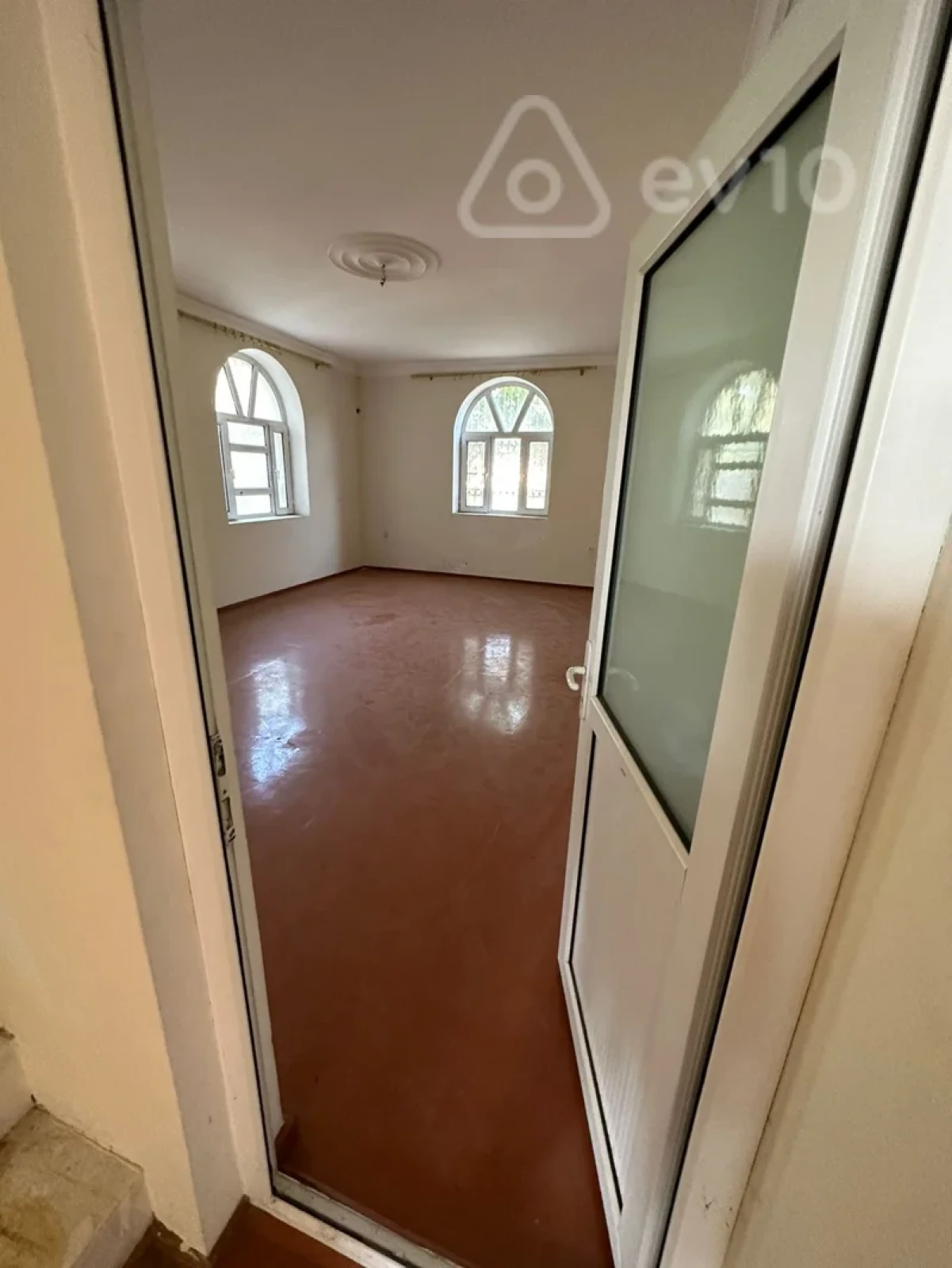 Satılır 7 otaqlı həyət evi 480 m²