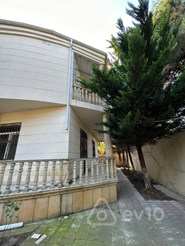 Satılır 7 otaqlı həyət evi 480 m²