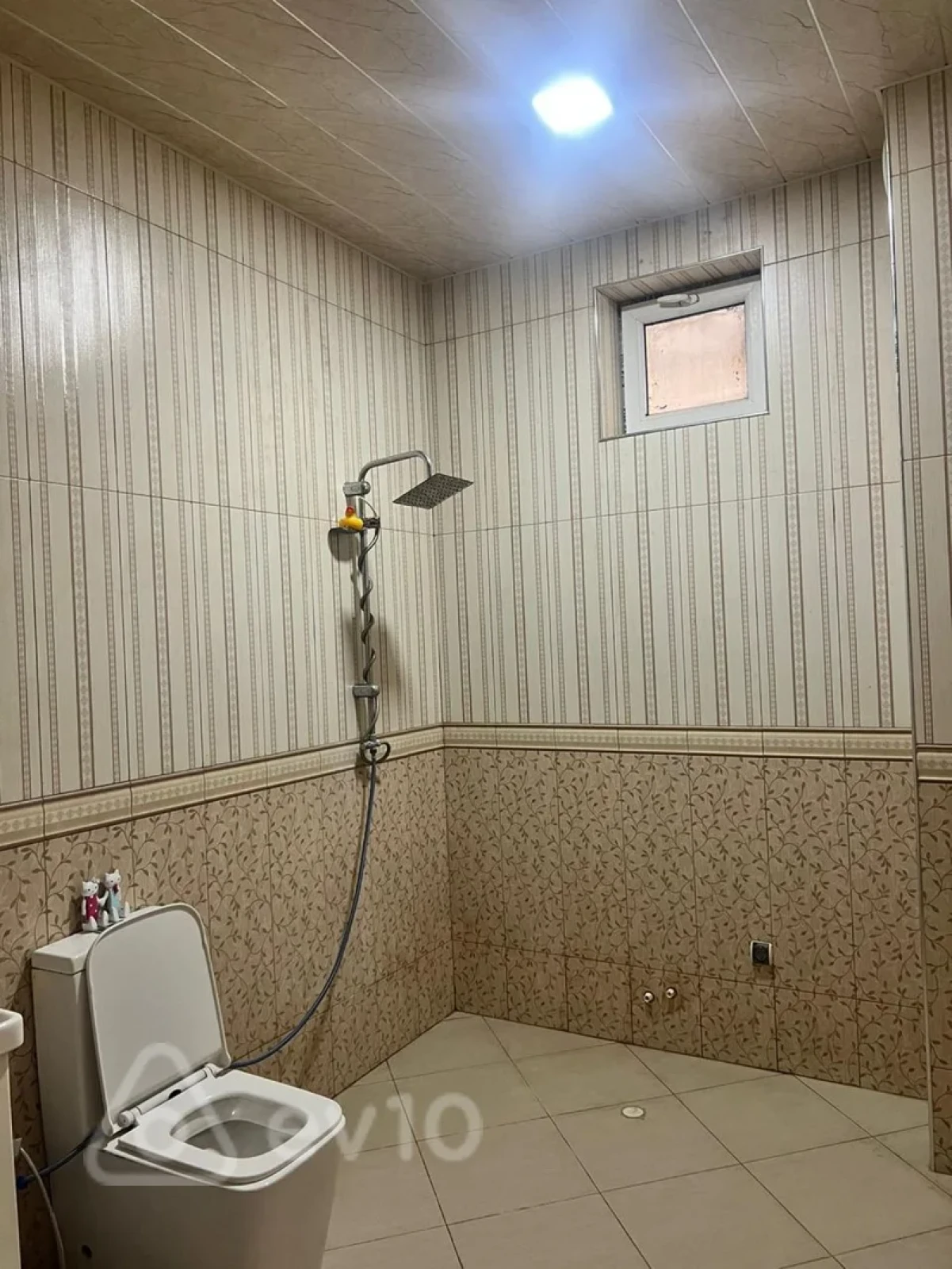 Satılır 6 otaqlı həyət evi 240 m²