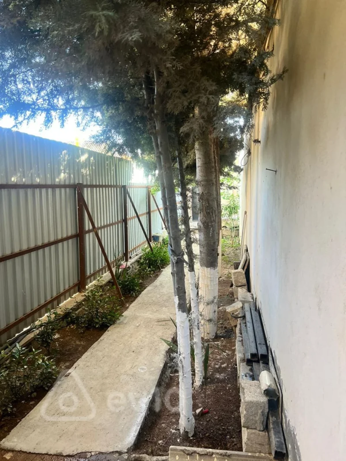 Satılır 6 otaqlı həyət evi 240 m²