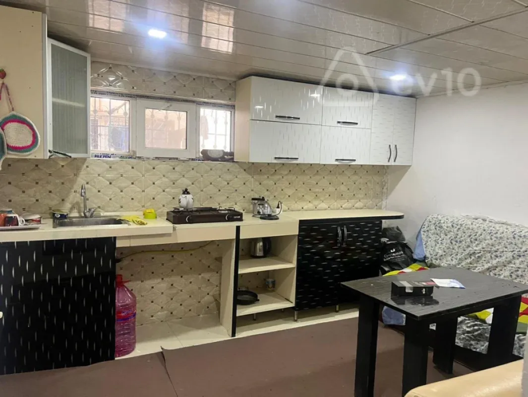 Satılır 6 otaqlı həyət evi 240 m²
