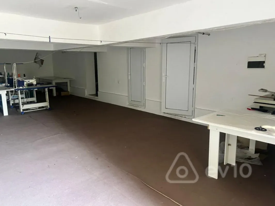 Satılır 6 otaqlı həyət evi 240 m²