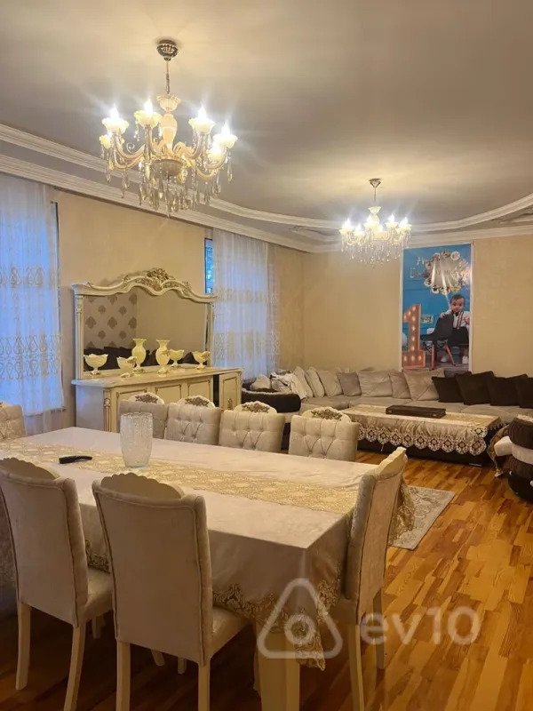 Satılır 6 otaqlı həyət evi 240 m²