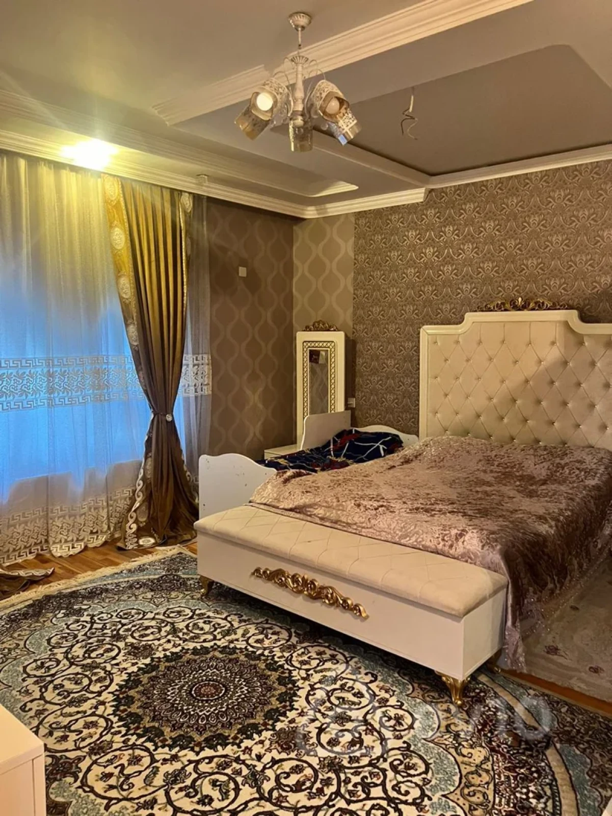 Satılır 6 otaqlı həyət evi 240 m²