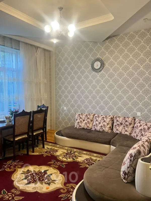 Satılır 6 otaqlı həyət evi 240 m²