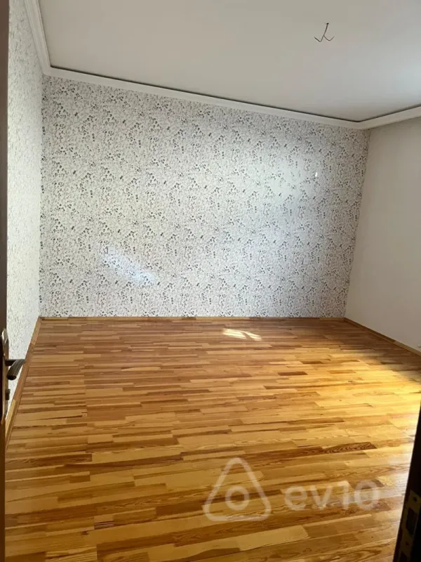 Satılır 6 otaqlı həyət evi 240 m²