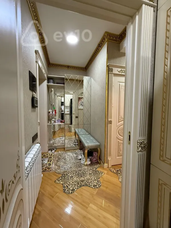 Satılır 2 otaqlı yeni tikili 60 m²