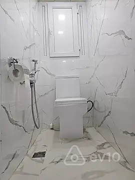 Satılır 2 otaqlı köhnə tikili 65 m²