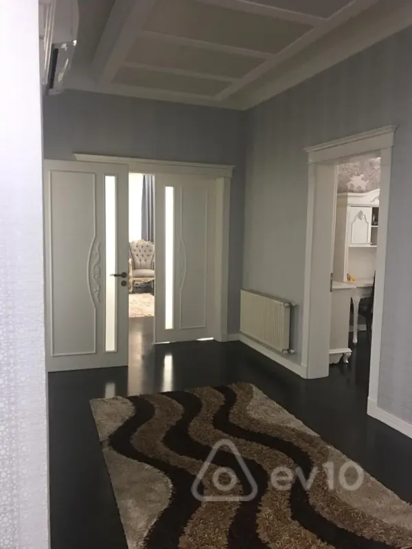 Satılır 3 otaqlı yeni tikili 150 m²
