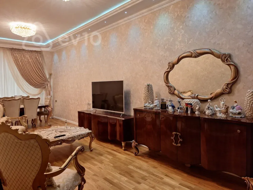 Satılır 3 otaqlı yeni tikili 147 m²