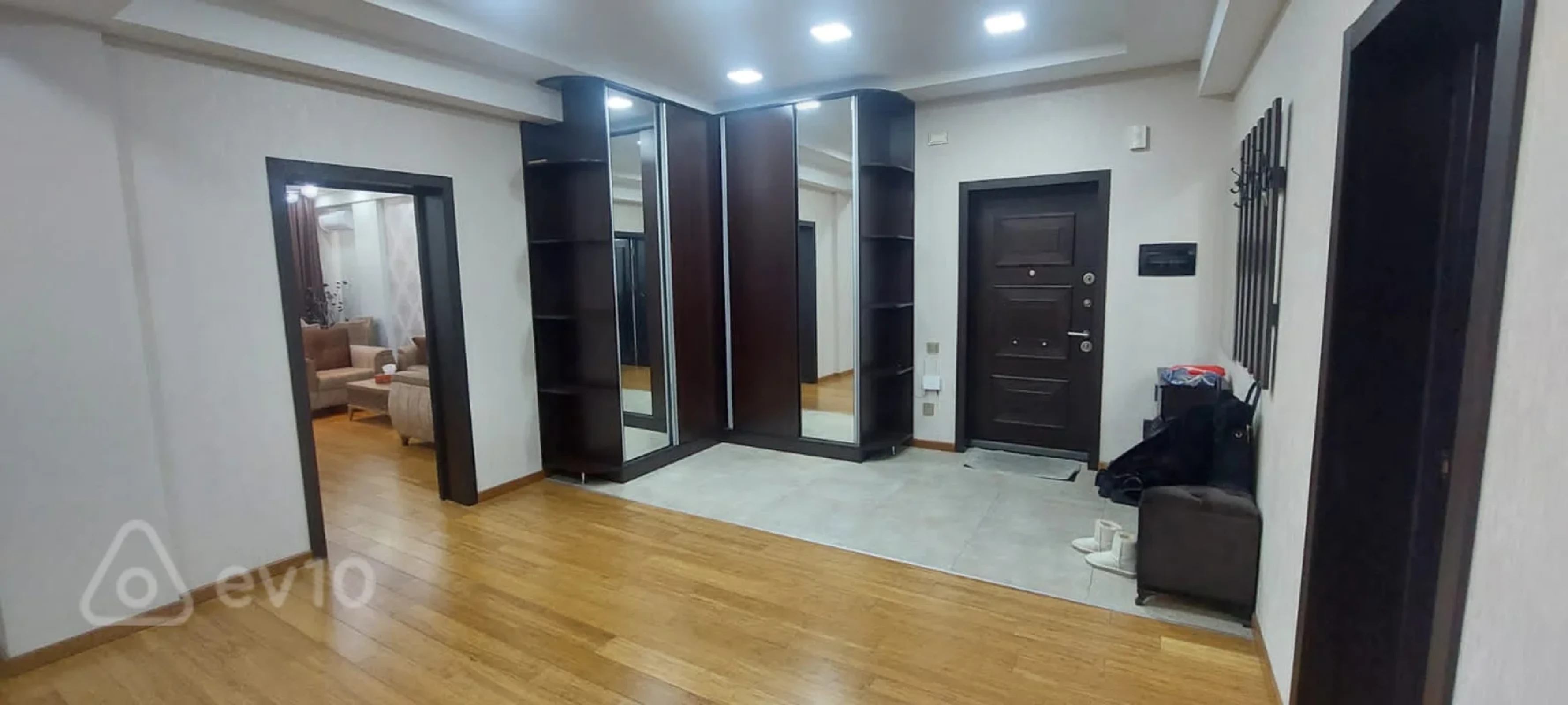 Satılır 3 otaqlı yeni tikili 120 m²