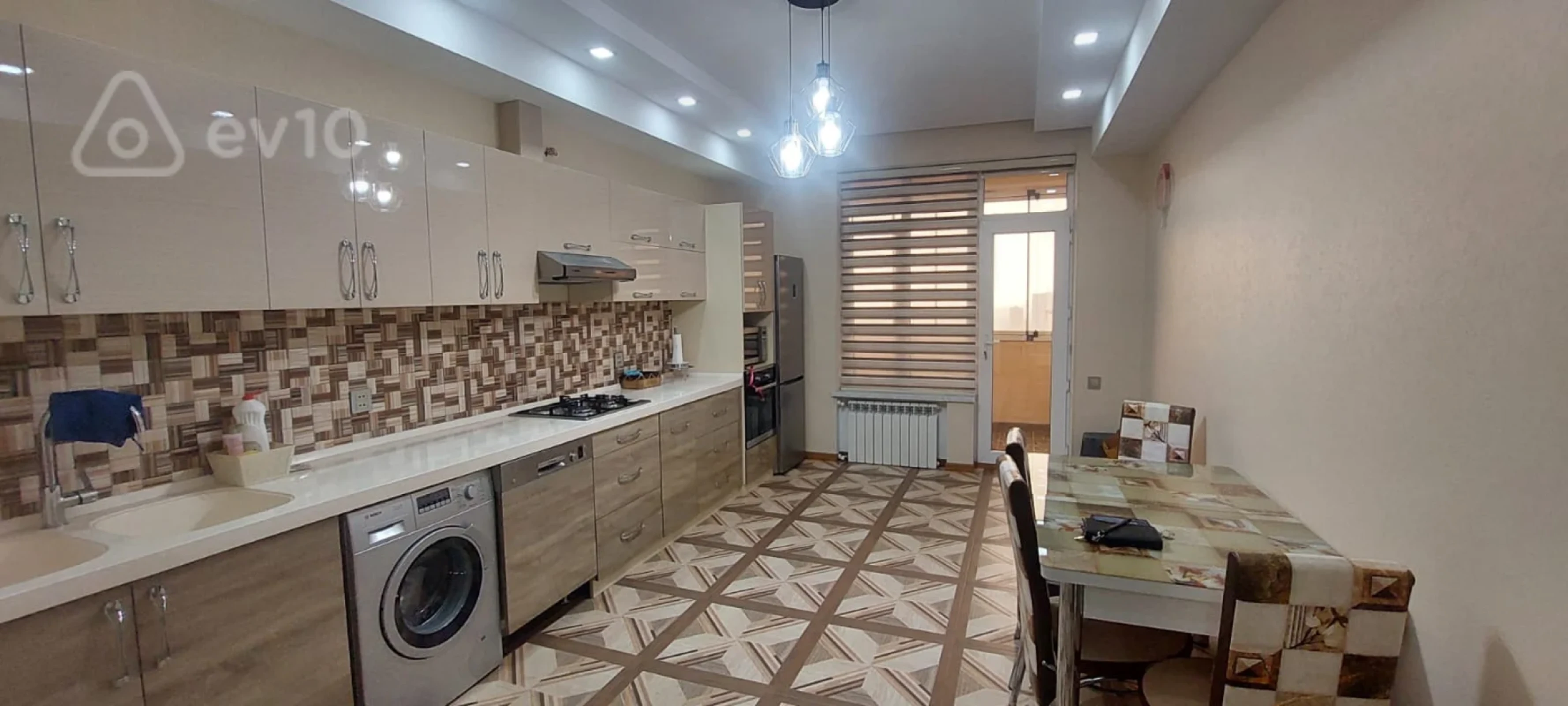 Satılır 3 otaqlı yeni tikili 120 m²