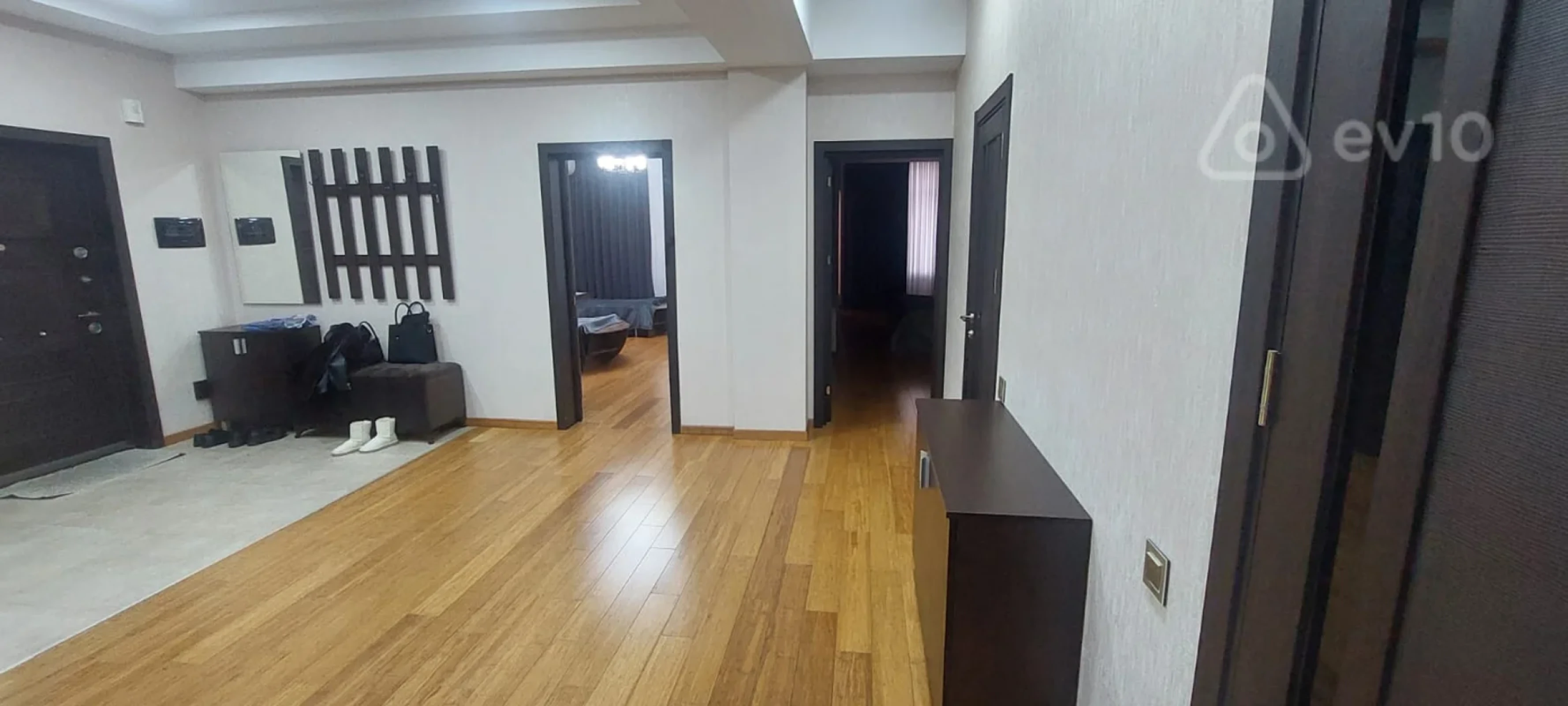 Satılır 3 otaqlı yeni tikili 120 m²