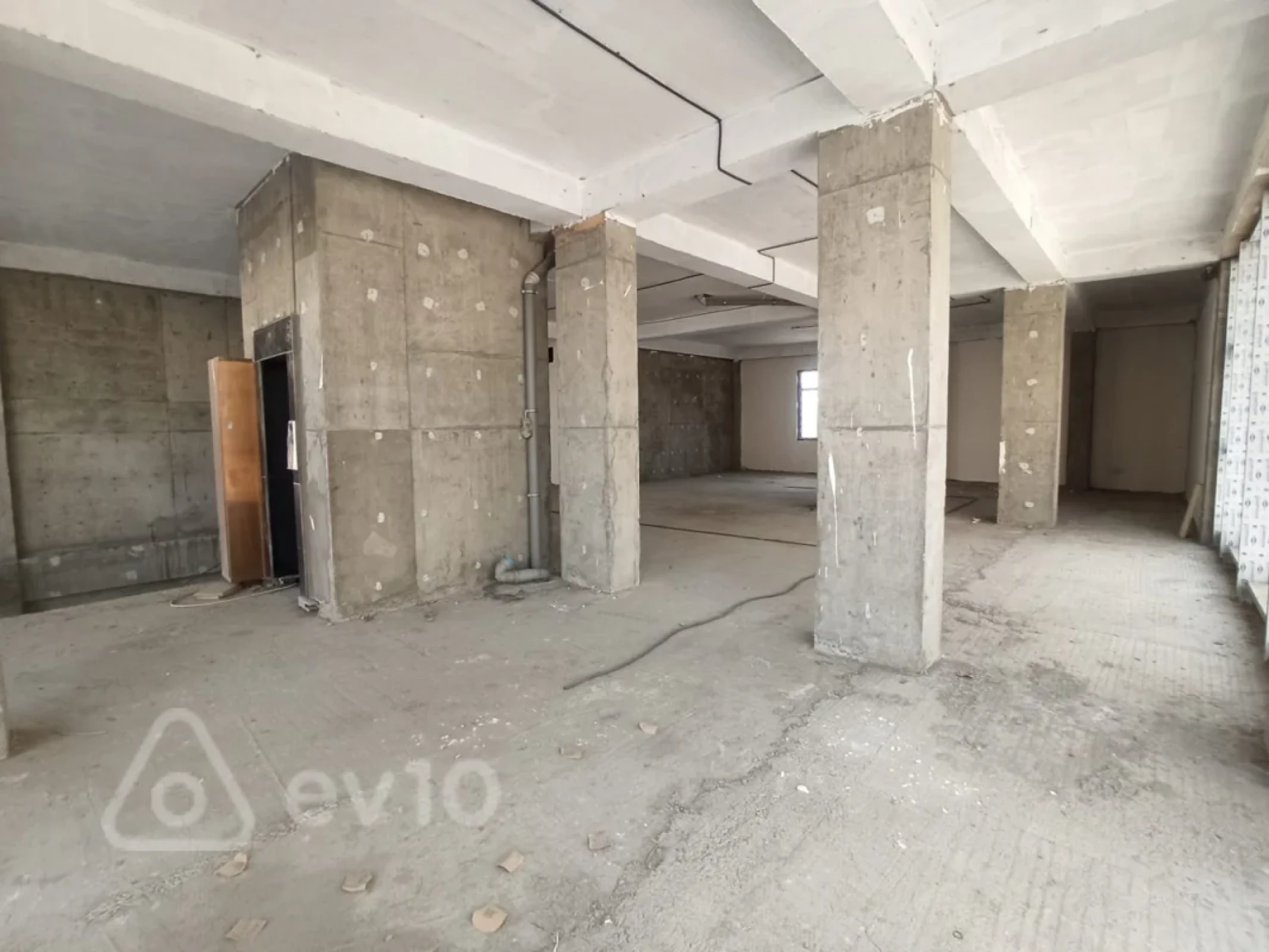 Kirayə verilir mənzil 630 m²
