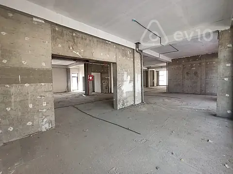 Kirayə verilir mənzil 630 m²