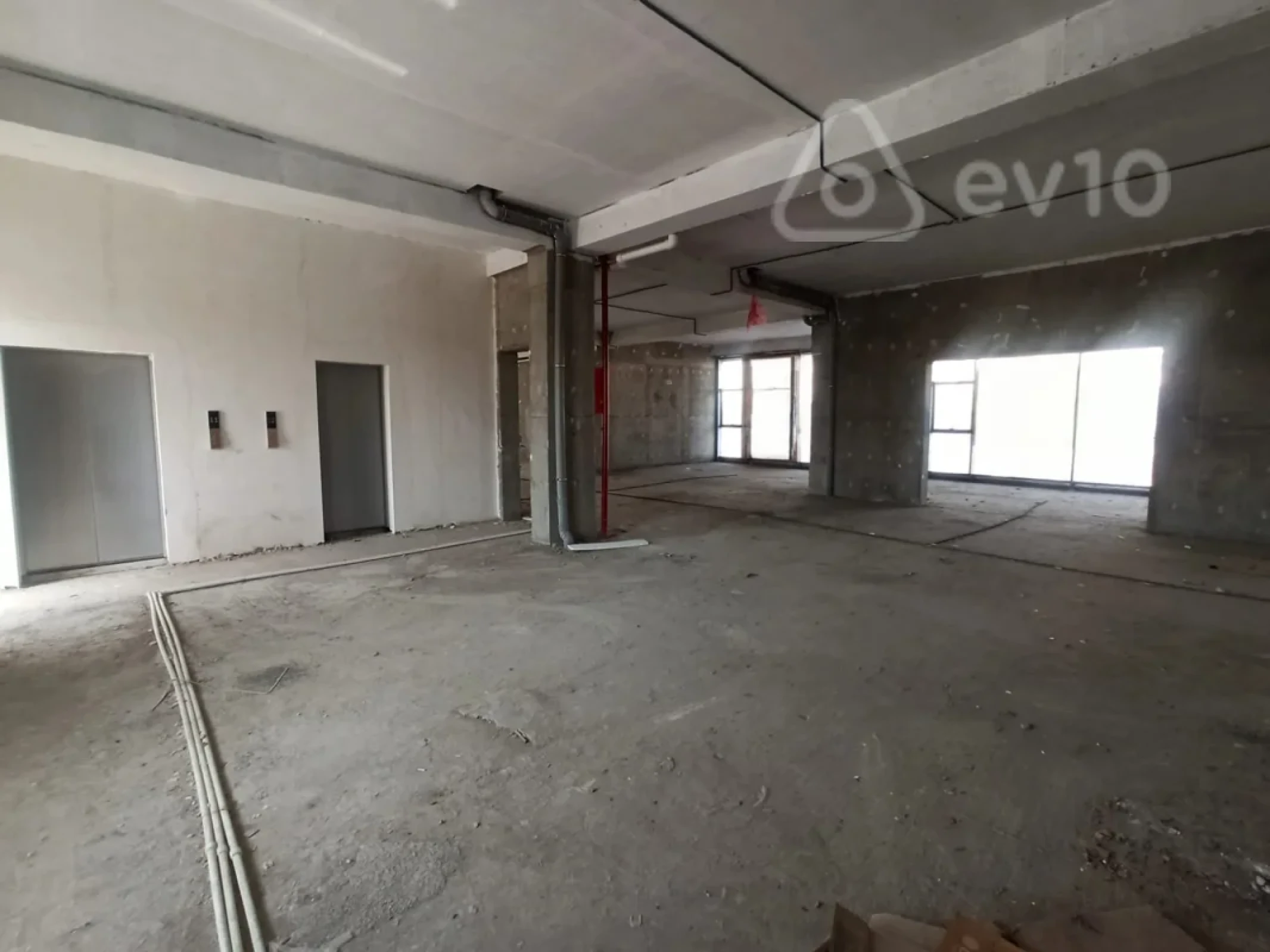 Kirayə verilir mənzil 630 m²