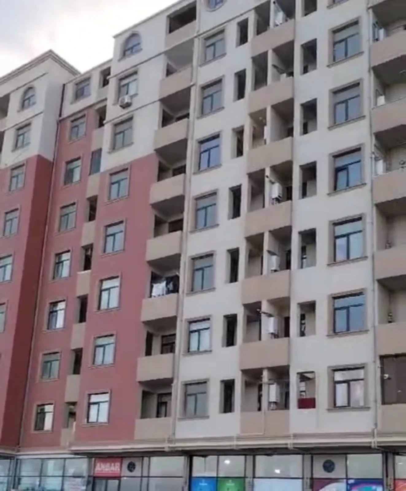 Satılır 2 otaqlı yeni tikili 49 m²