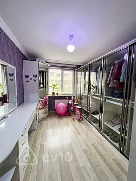 Satılır 5 otaqlı köhnə tikili 125 m²
