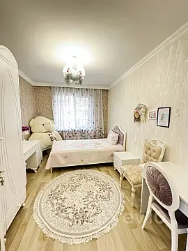 Satılır 5 otaqlı köhnə tikili 125 m²