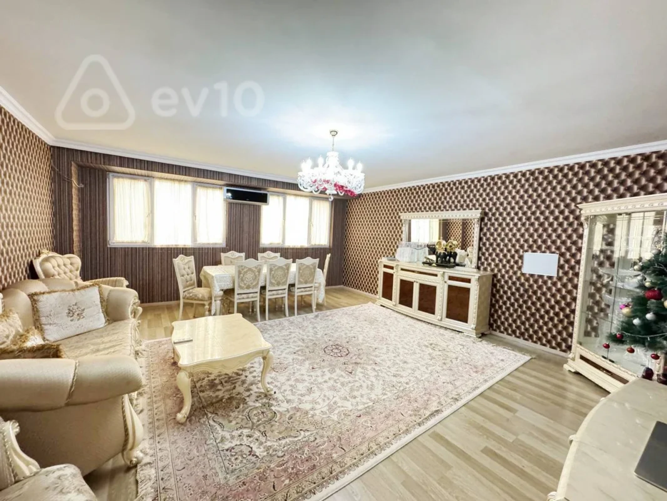 Satılır 5 otaqlı köhnə tikili 125 m²