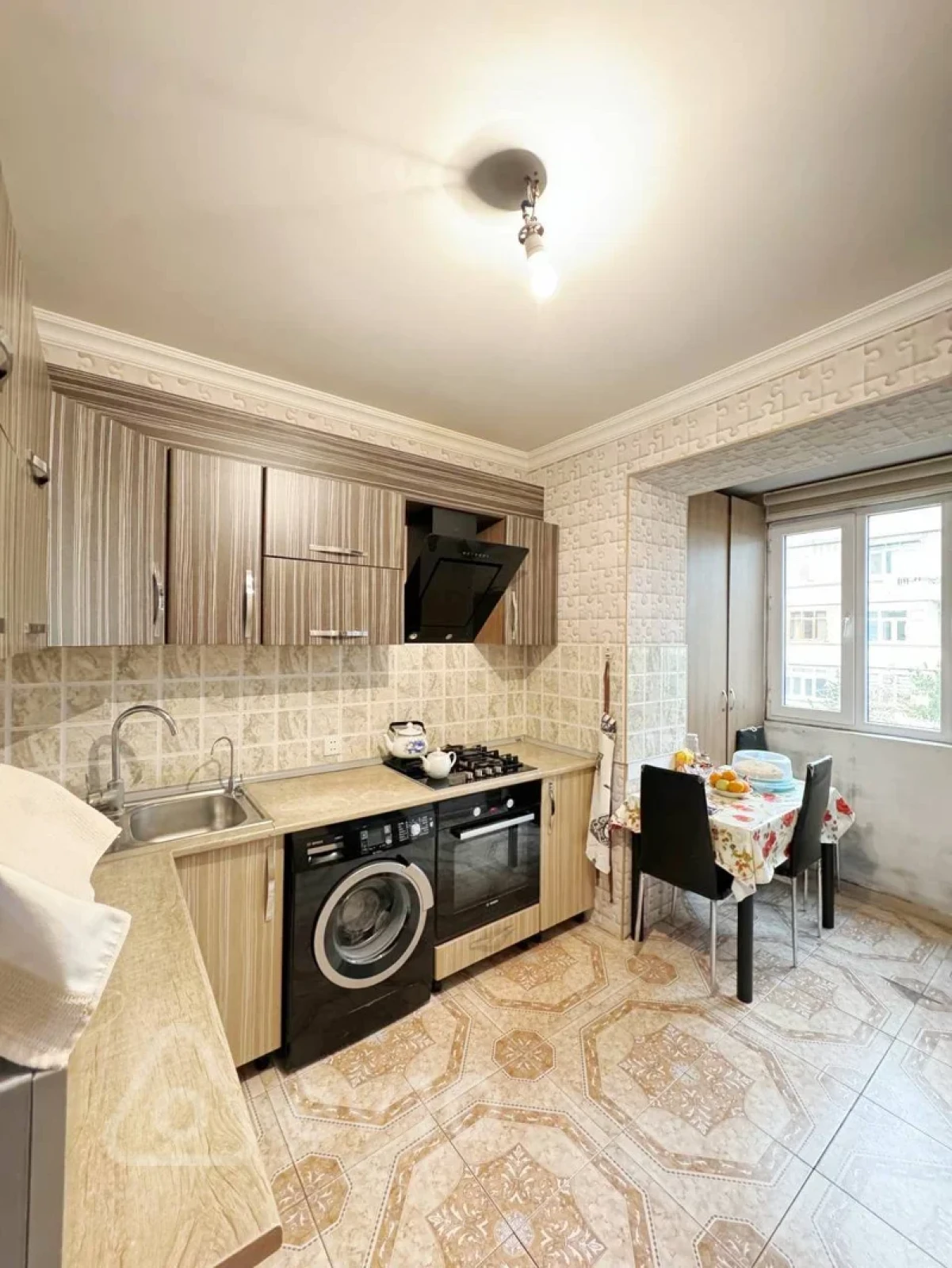 Satılır 5 otaqlı köhnə tikili 125 m²