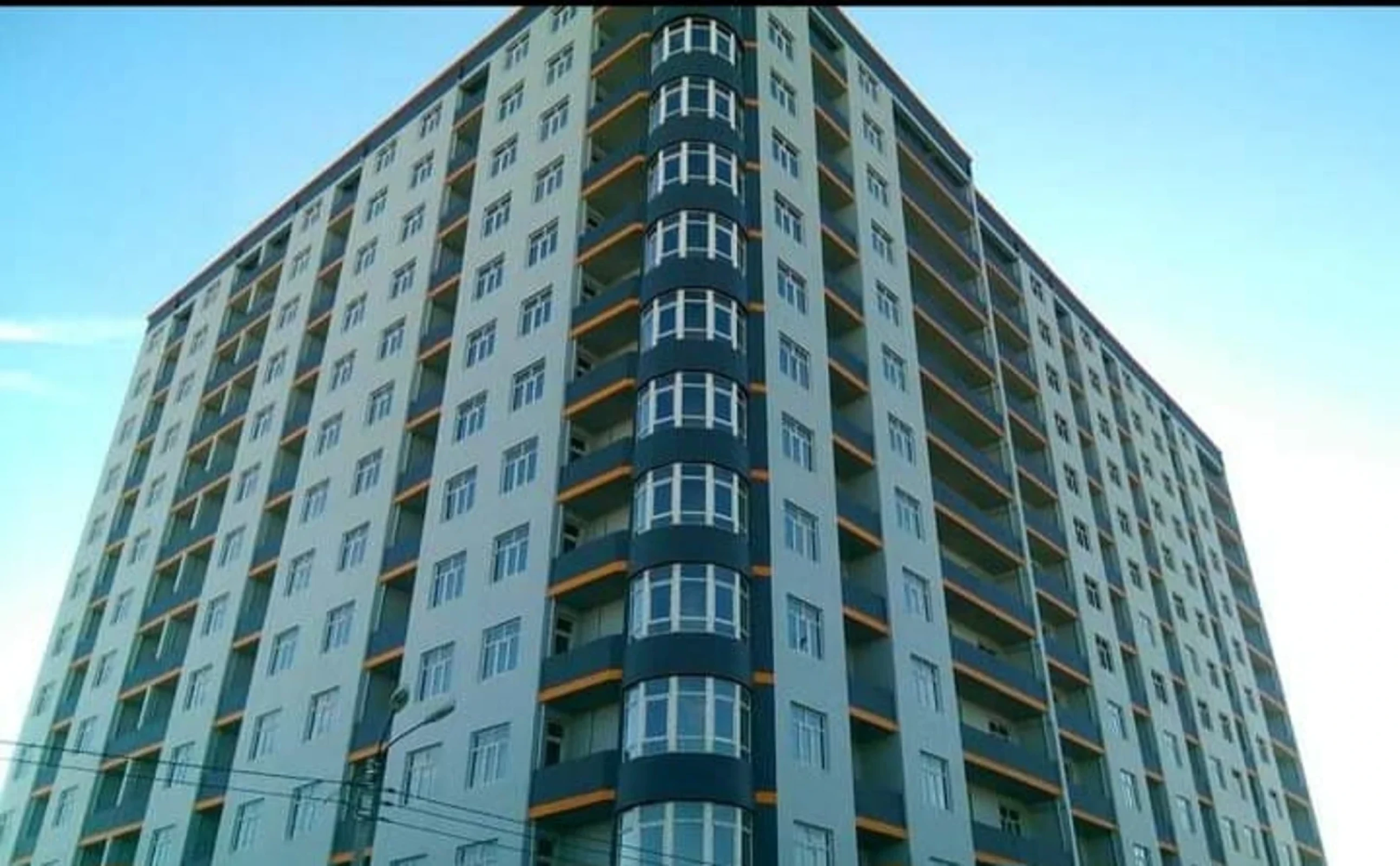 Satılır 2 otaqlı yeni tikili 85 m²