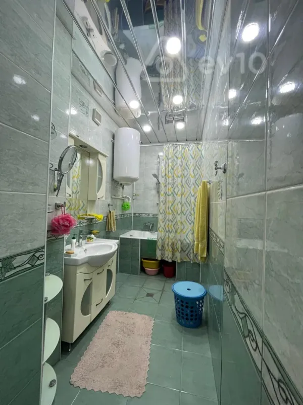 Satılır 4 otaqlı köhnə tikili 128 m²