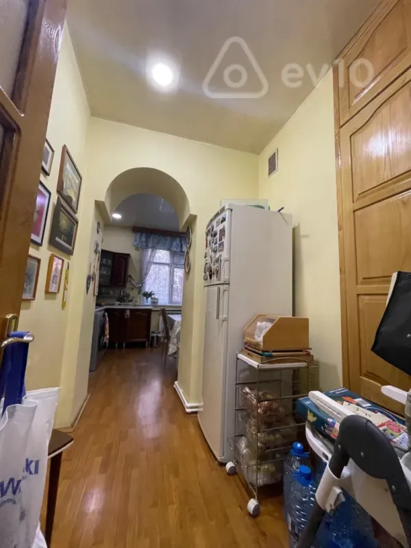 Satılır 4 otaqlı köhnə tikili 128 m²