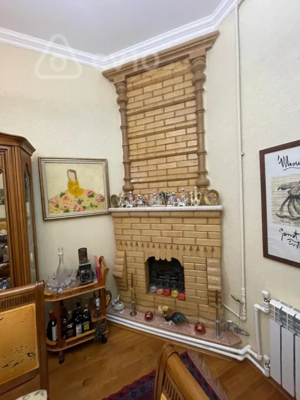 Satılır 4 otaqlı köhnə tikili 128 m²