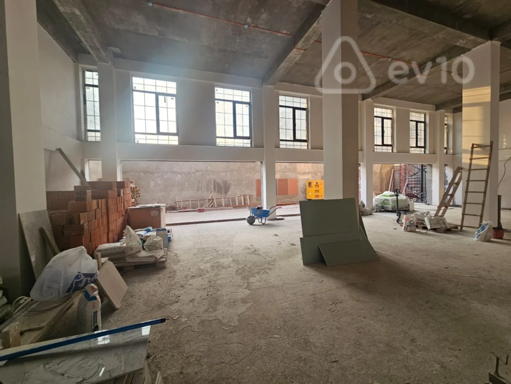 Kirayə verilir mənzil 350 m²