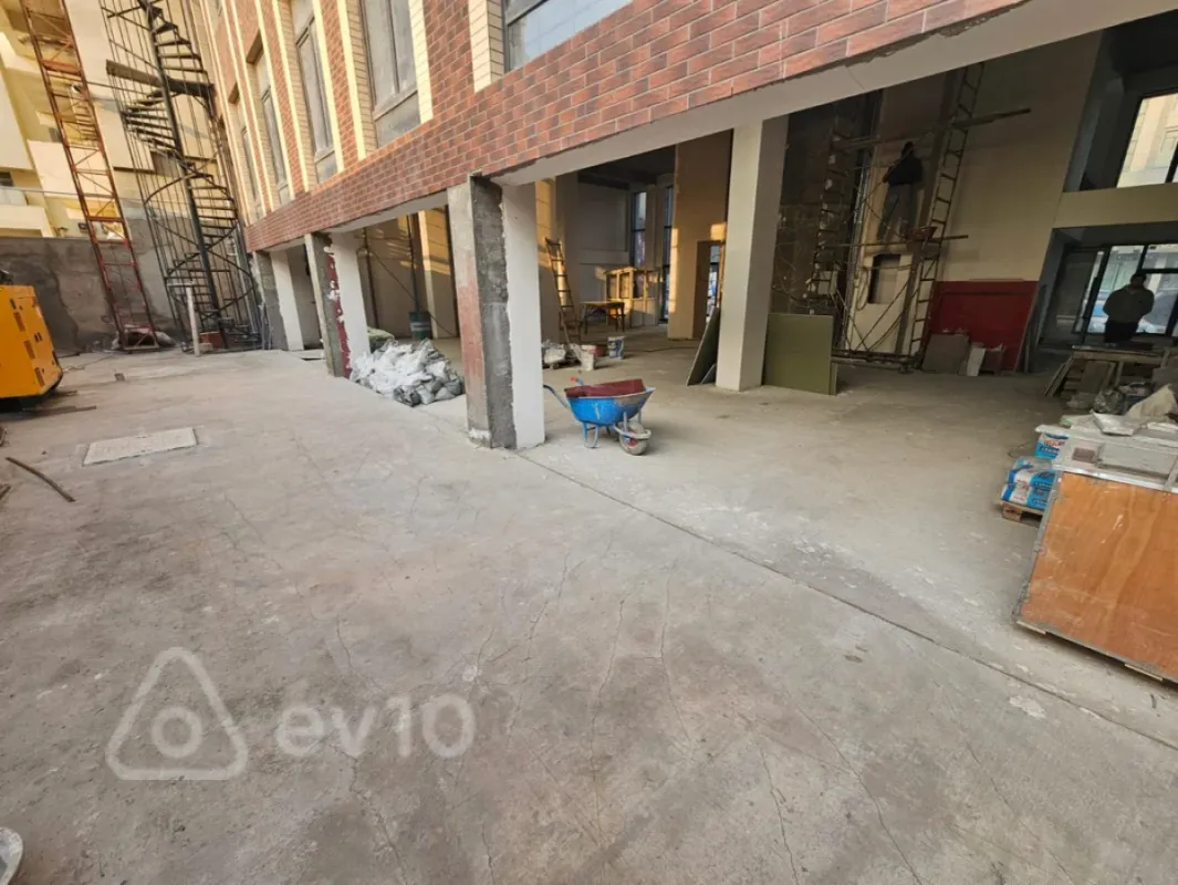 Kirayə verilir mənzil 350 m²