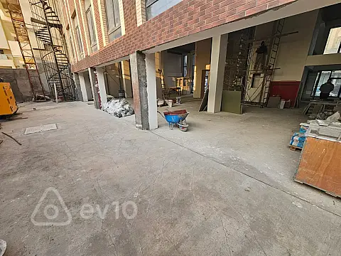 Kirayə verilir mənzil 350 m²