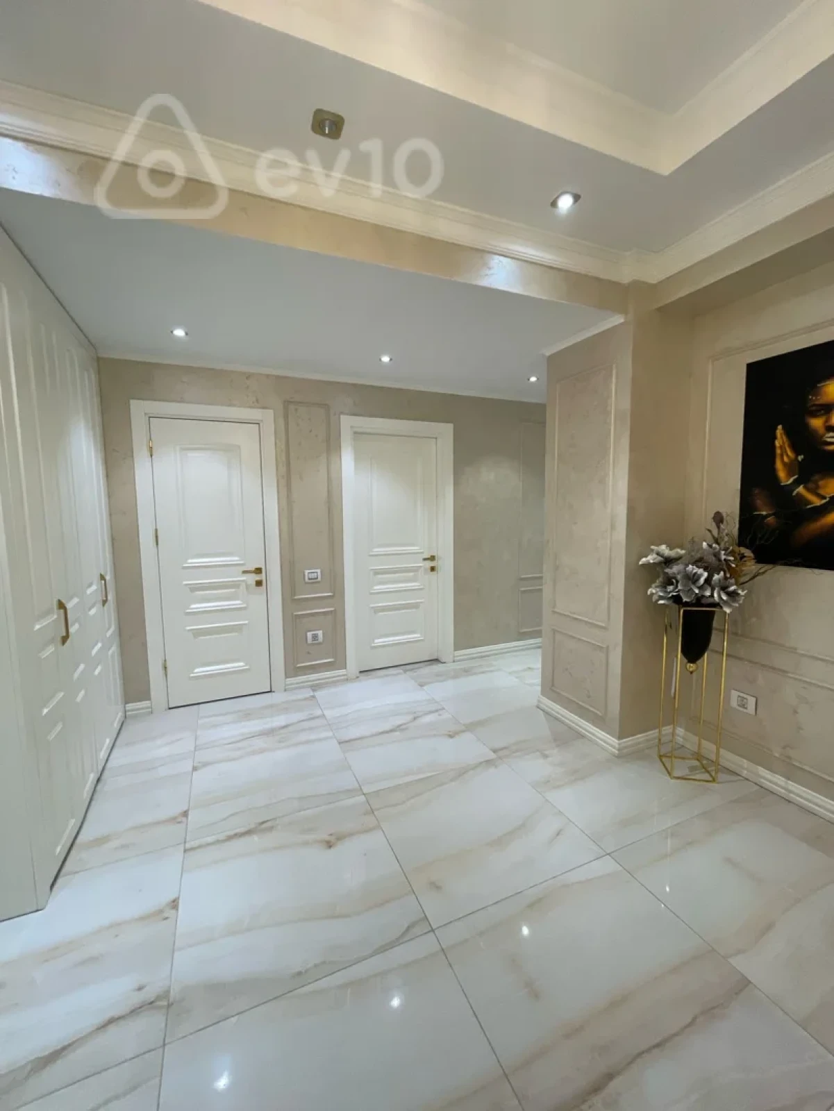 Satılır 4 otaqlı yeni tikili 200 m²