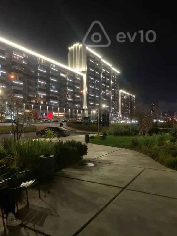 Satılır 4 otaqlı yeni tikili 200 m²