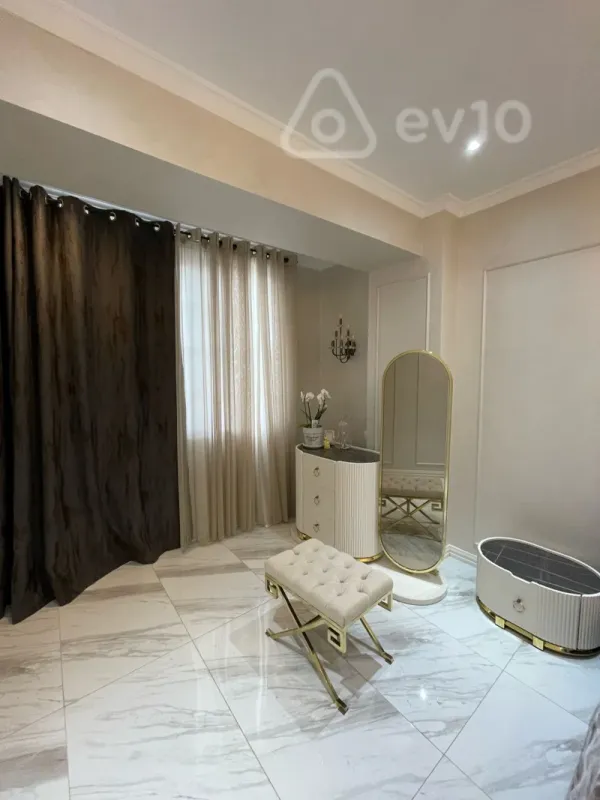 Satılır 4 otaqlı yeni tikili 200 m²