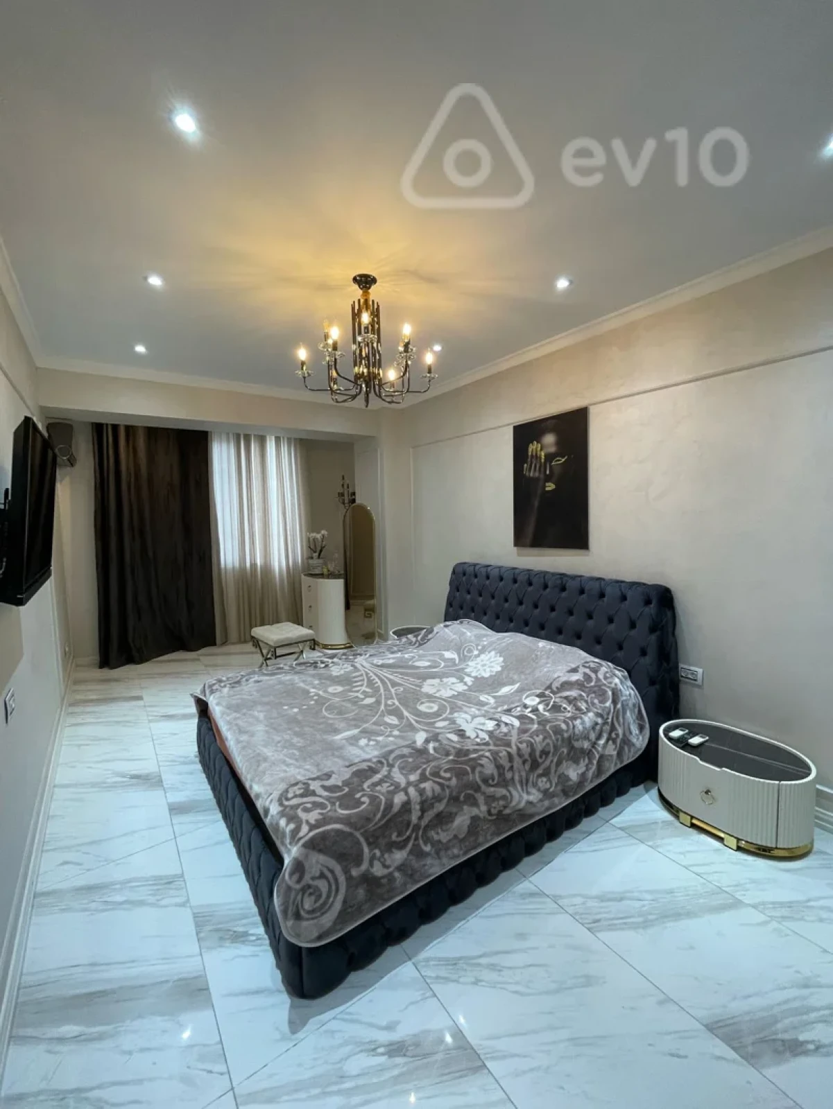 Satılır 4 otaqlı yeni tikili 200 m²