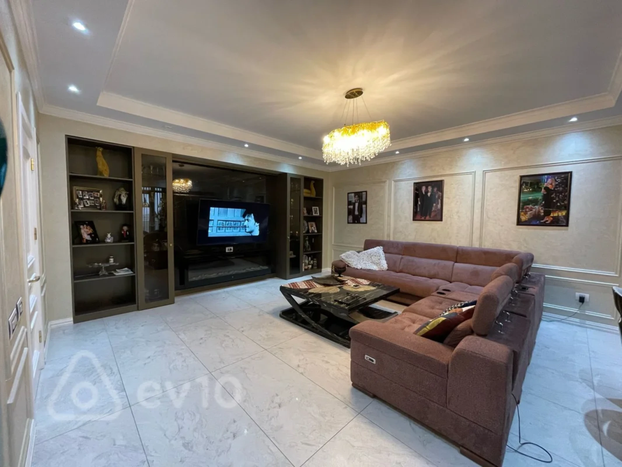 Satılır 4 otaqlı yeni tikili 200 m²