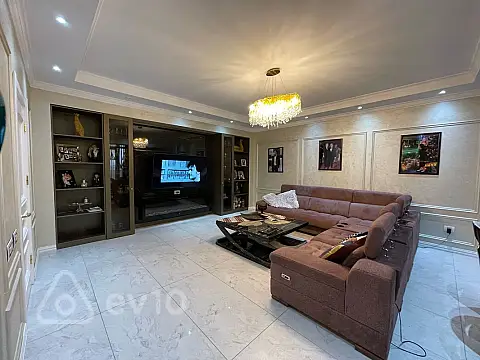 Satılır 4 otaqlı yeni tikili 200 m²