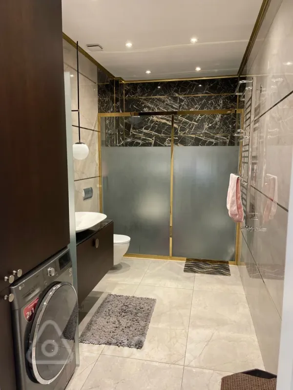 Satılır 4 otaqlı yeni tikili 200 m²