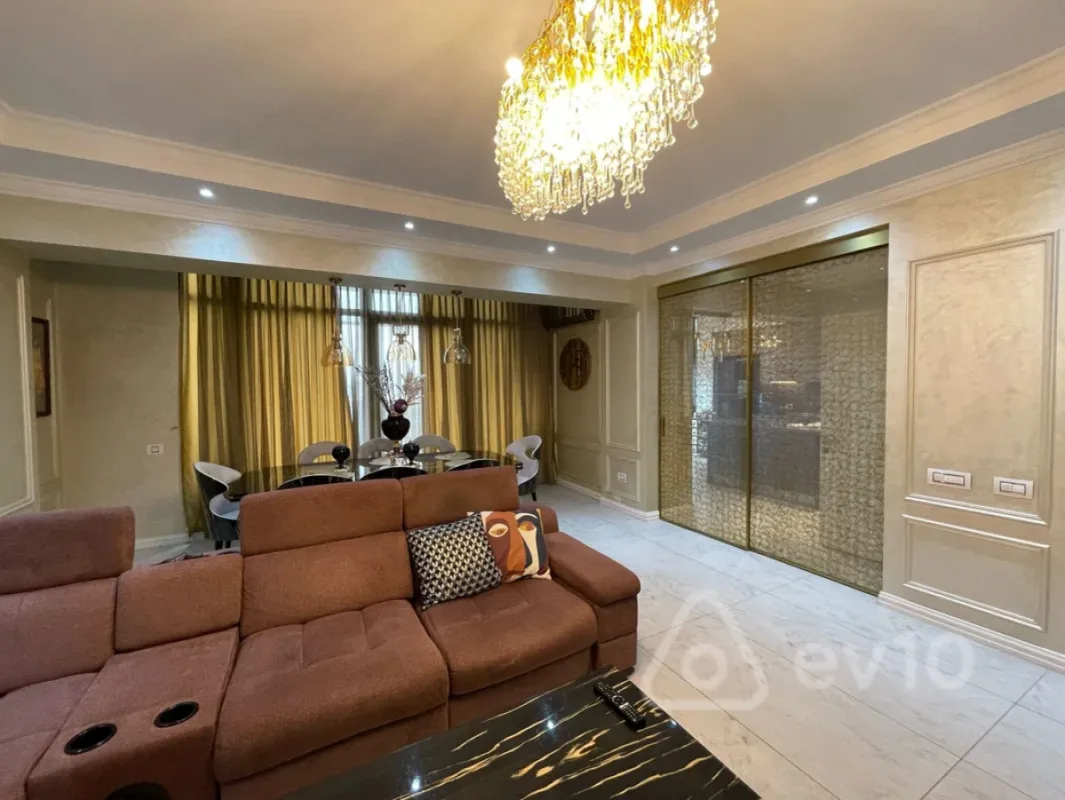 Satılır 4 otaqlı yeni tikili 200 m²