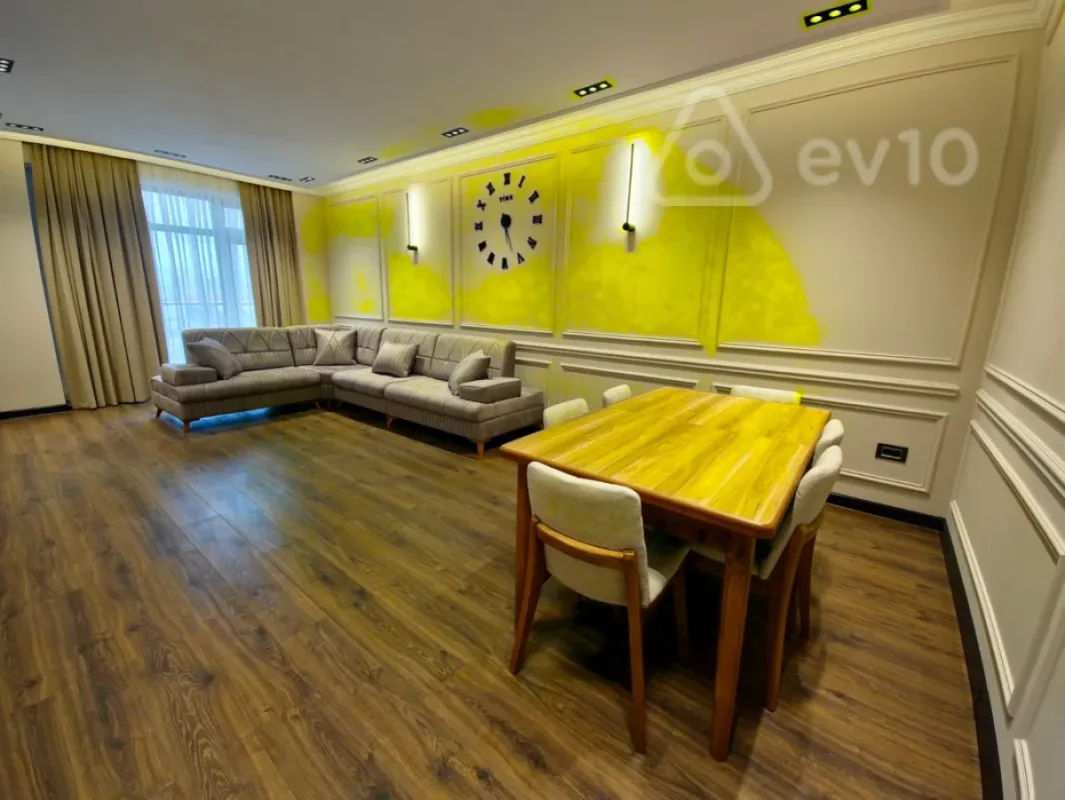 Kirayə verilir 3 otaqlı yeni tikili 107 m²