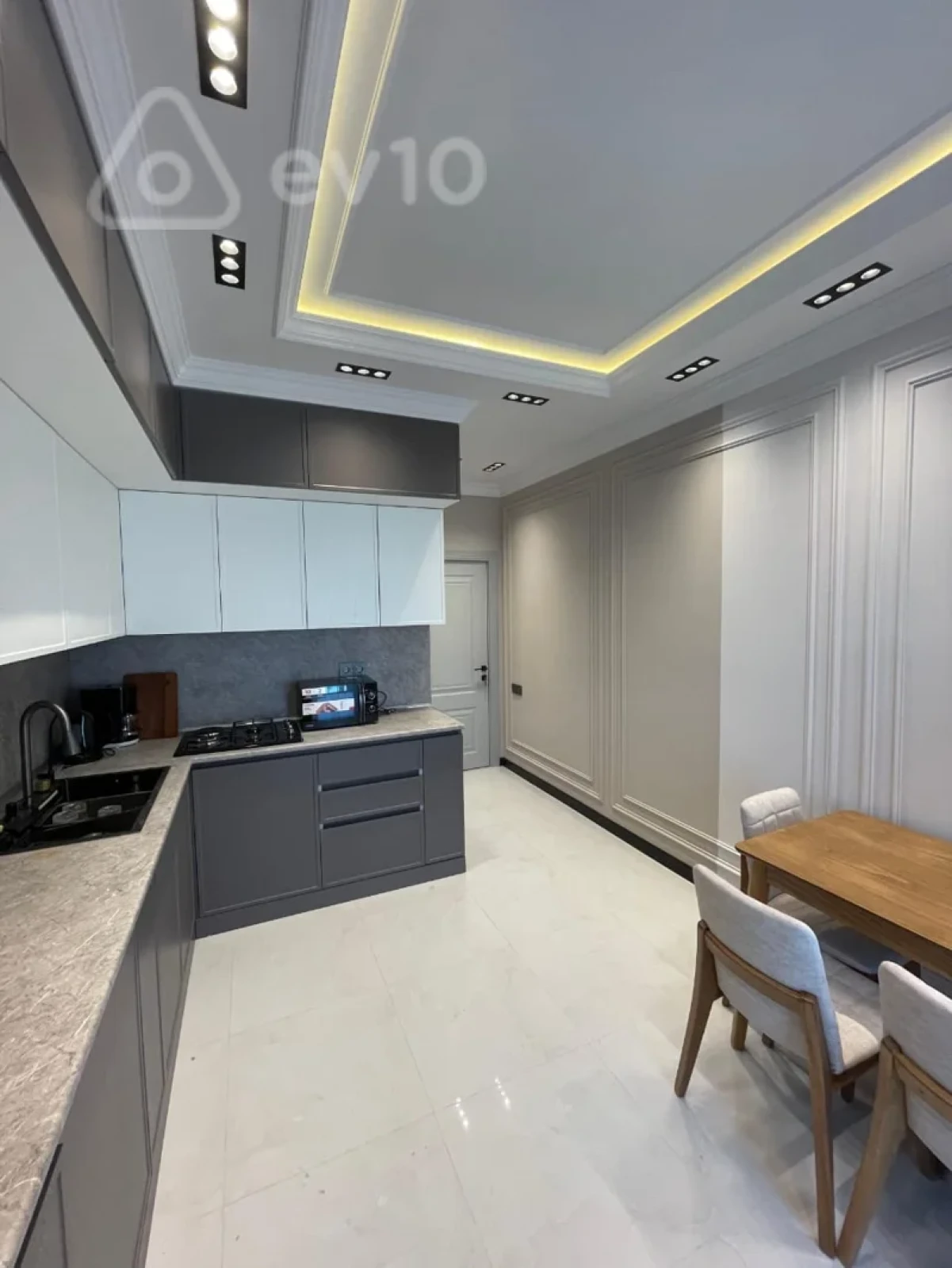 Kirayə verilir 2 otaqlı yeni tikili 105 m²