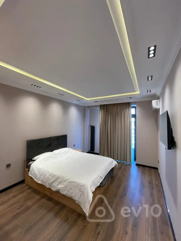 Kirayə verilir 2 otaqlı yeni tikili 105 m²