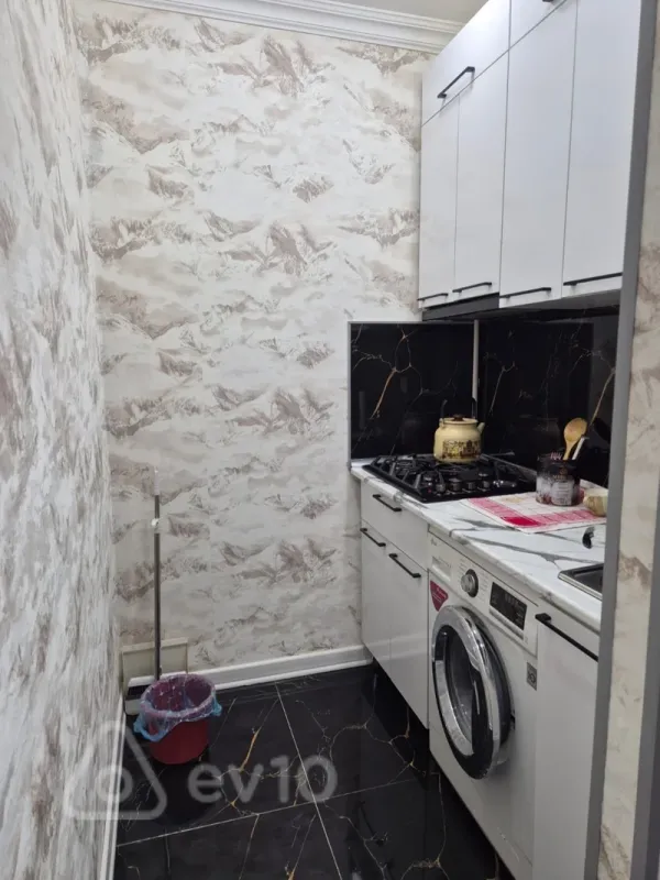 Kirayə verilir 2 otaqlı köhnə tikili 55 m²