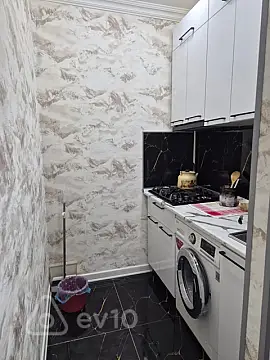 Kirayə verilir 2 otaqlı köhnə tikili 55 m²