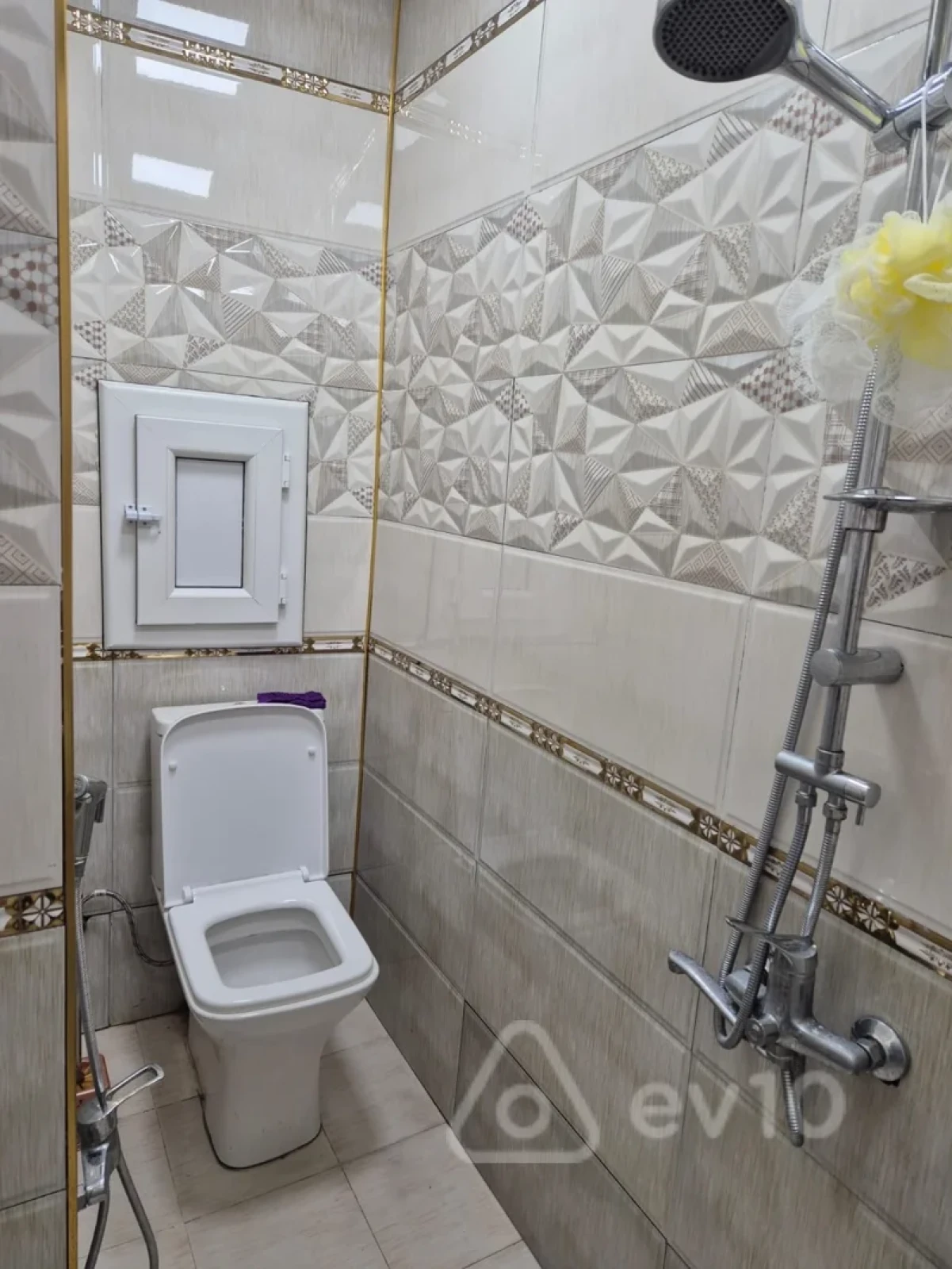 Kirayə verilir 2 otaqlı köhnə tikili 55 m²