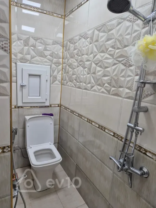 Kirayə verilir 2 otaqlı köhnə tikili 55 m²