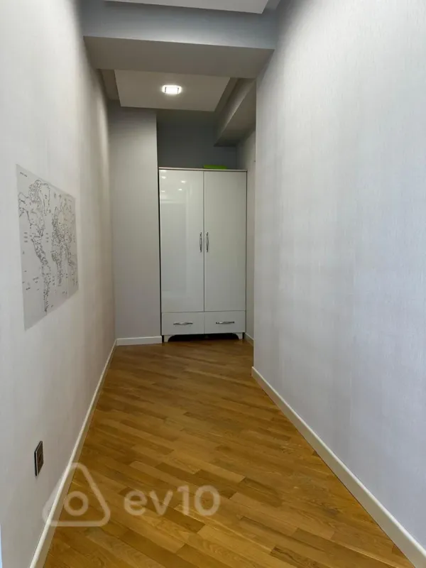 Satılır 3 otaqlı yeni tikili 110 m²